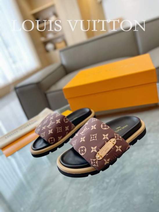 Picture of Louis Vuitton Slippers _SKULVsz35-4141-45mnf04041124